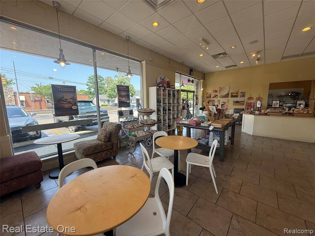 Birmingham, MI 48009,1137 S ADAMS Street