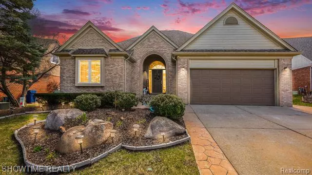 6548 BERKSHIRE Drive, Washington Twp, MI 48094