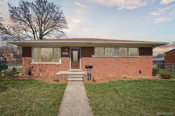 30950 BALMORAL Street,  Garden City,  MI 48135