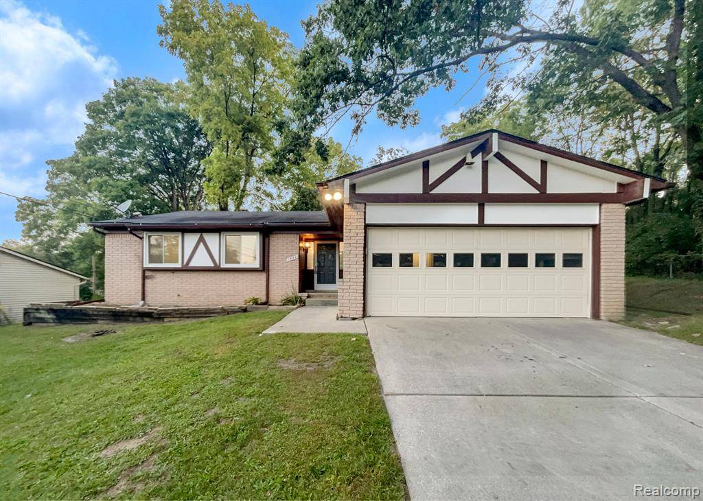 1832 MIDVALE Street, Ypsilanti Twp, MI 48197