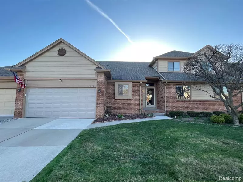 46693 HIGH MEADOWS, Macomb, MI 48044