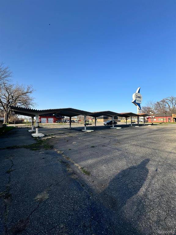 Dearborn Heights, MI 48125,5152 S BEECH DALY Street