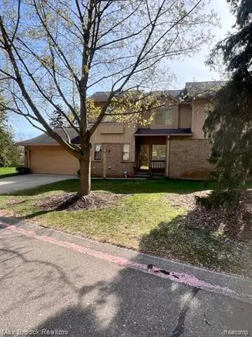 Farmington Hills, MI 48335,22255 RIVER RIDGE Trail