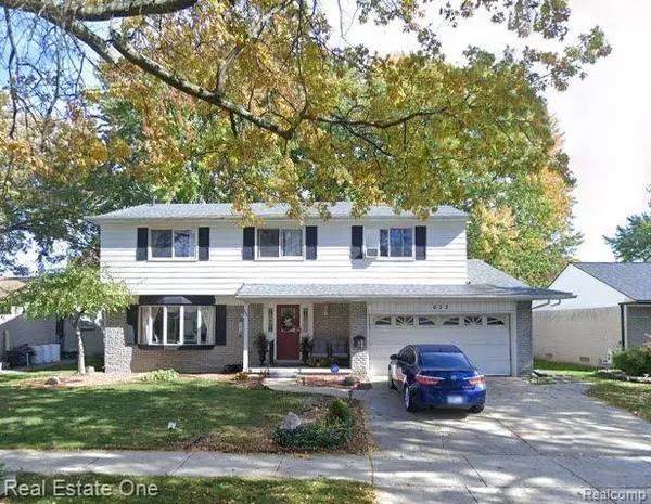 652 KINLOCH Street, Dearborn Heights, MI 48127