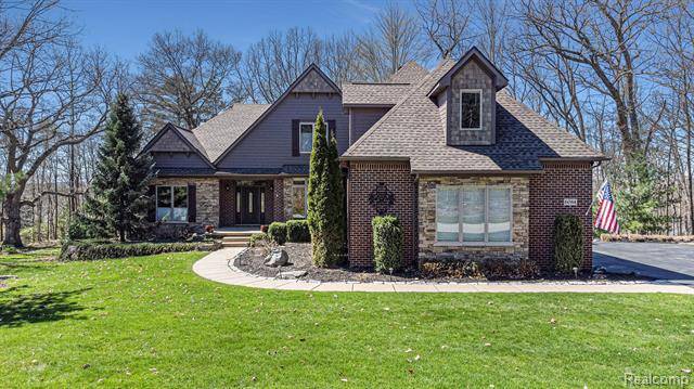 6084 PINEMONT Drive, Hamburg Twp, MI 48116