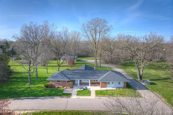 650 GRACE Avenue, Rochester Hills, MI 48307