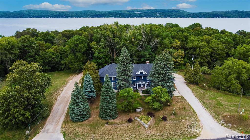 5908 FRANKFORT Highway, Benzonia Twp, MI 49616