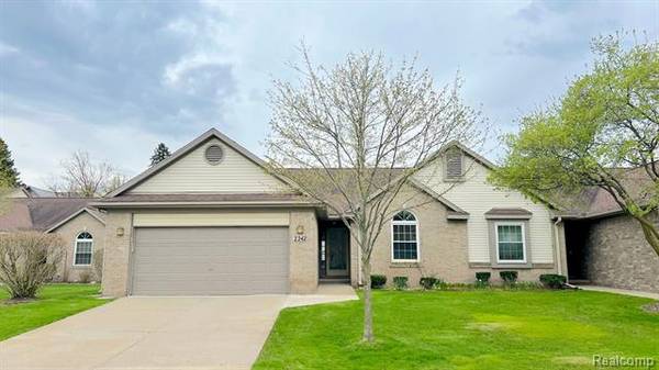 2242 MEADOW BROOK,  Commerce Twp,  MI 48390