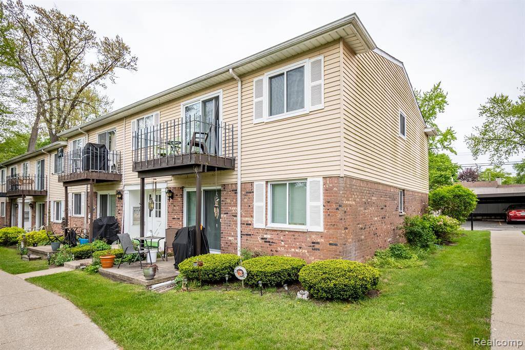 5291 HIGHLAND Road 204, Waterford Twp, MI 48327
