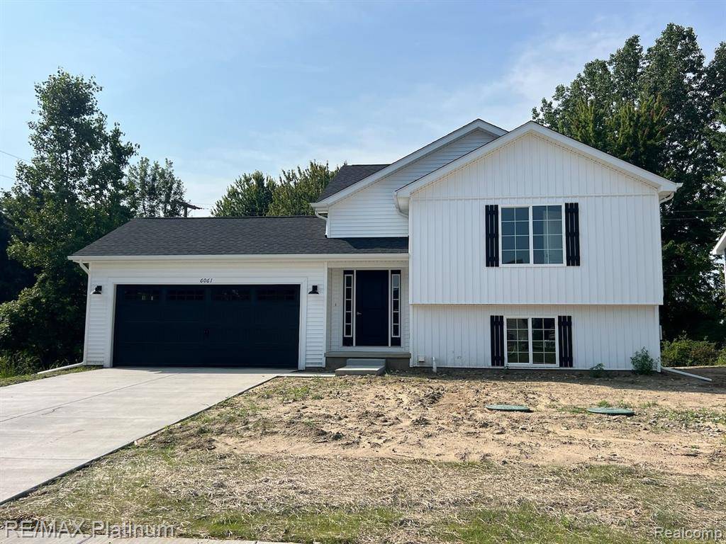 6061 Summerbrooke Circle, Handy Twp, MI 48836