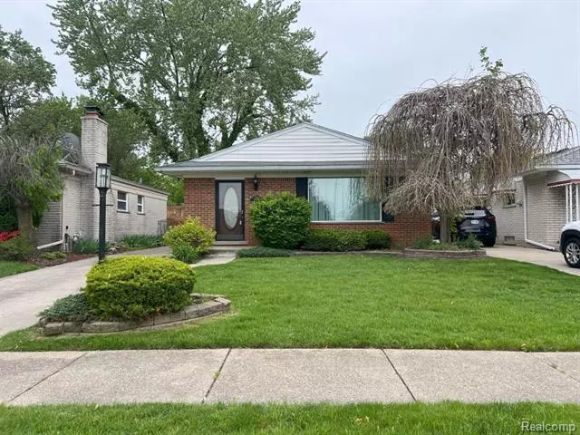 6163 KINGSBURY Street, Dearborn Heights, MI 48127