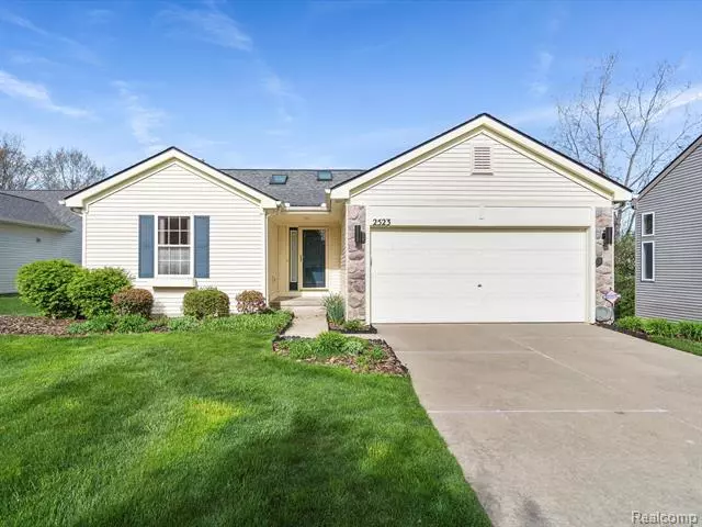 2523 Driftwood Drive, Waterford, MI 48329