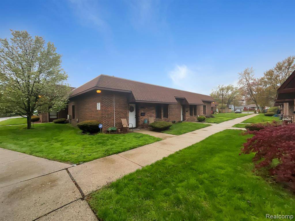 22745 GARFIELD Street, St. Clair Shores, MI 48082