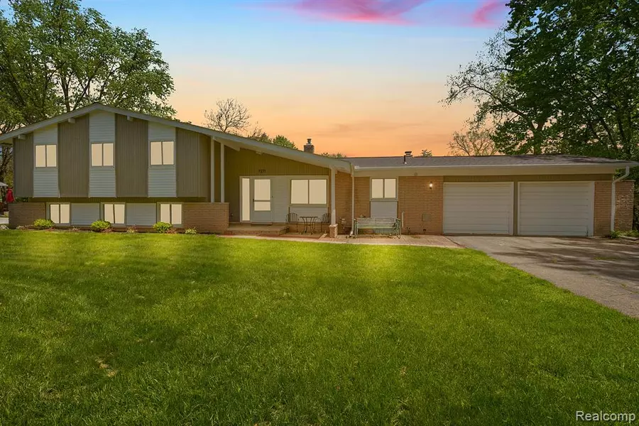 7271 STONEBROOK Road, West Bloomfield Twp, MI 48322