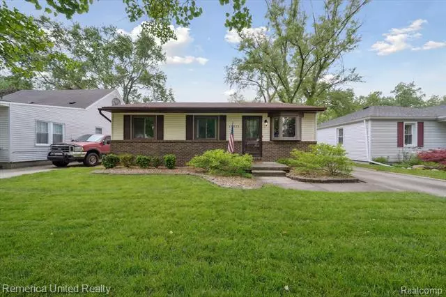 15675 DEERING Street, Livonia, MI 48154