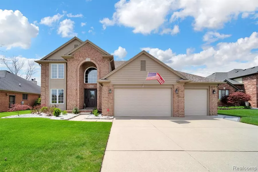 48033 DAISY Drive, Macomb Twp, MI 48044