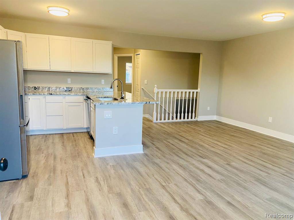 South Lyon, MI 48178,25323 Potomac Dr 40 2