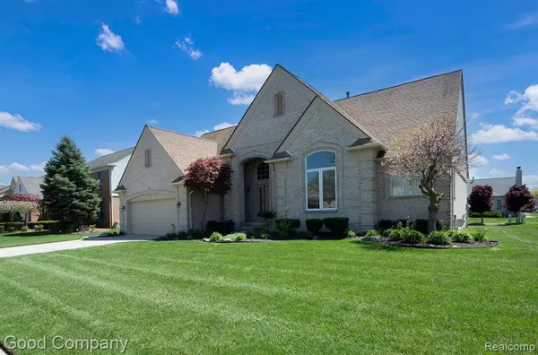 2120 EDGESTONE Drive, Sterling Heights, MI 48314