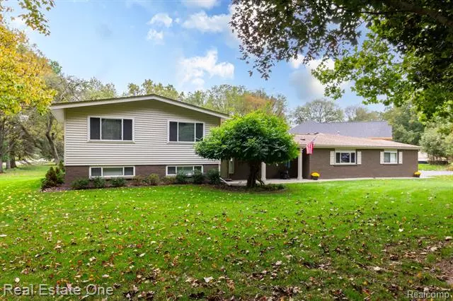 2331 RUSK Road, Rochester Hills, MI 48306