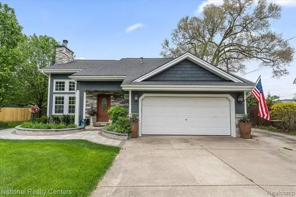 110 BEVINS Street,  Holly Vlg,  MI 48442