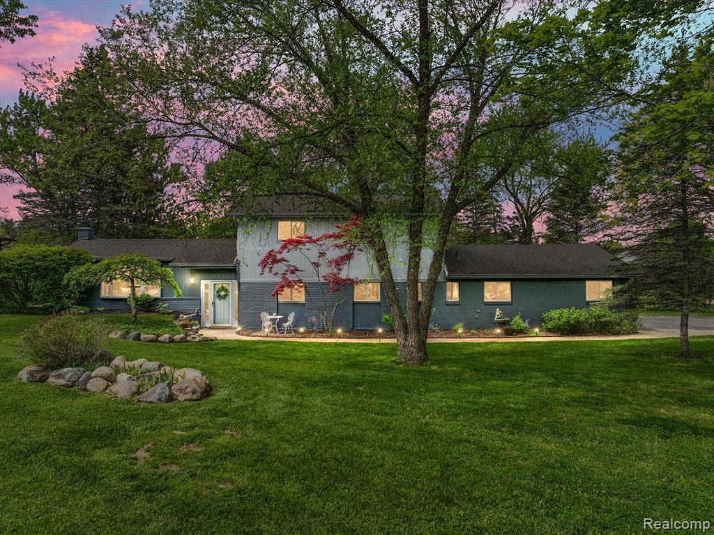 31199 STURBRIDGE Street, Farmington Hills, MI 48331