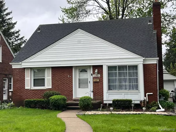 2345 STANHOPE Street, Grosse Pointe Woods, MI 48236