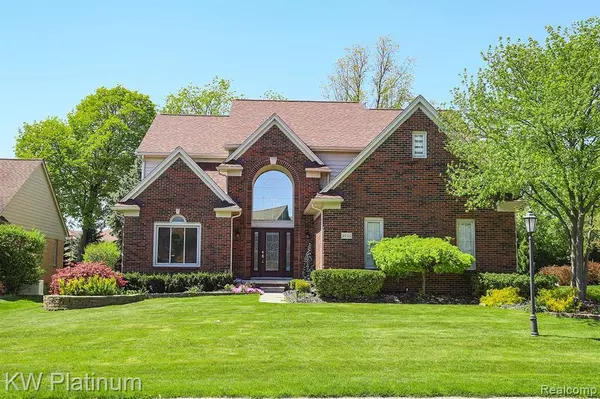 3900 GREENWOOD Drive, Rochester Hills, MI 48309
