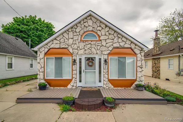 Harrison Twp, MI 48045,37853 ELM LANE