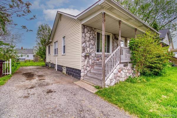 7233 VOERNER Avenue, Center Line, MI 48015