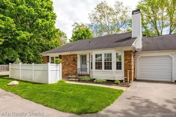 42151 OLD POND Circle, Plymouth Twp, MI 48170