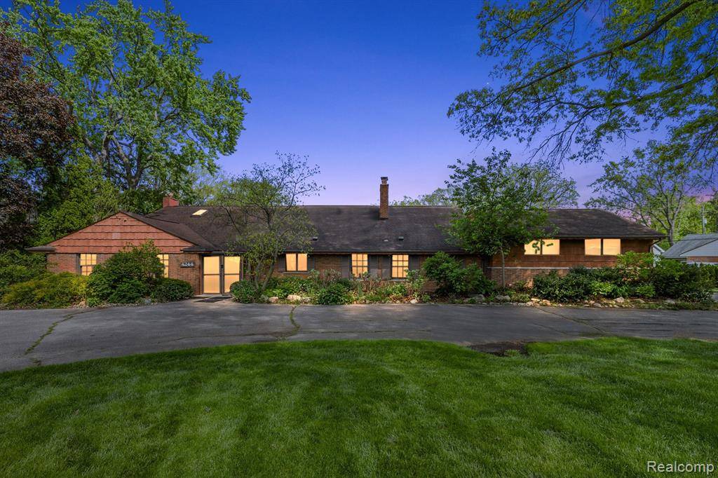 4244 ROUGE CIRCLE Drive, Troy, MI 48098