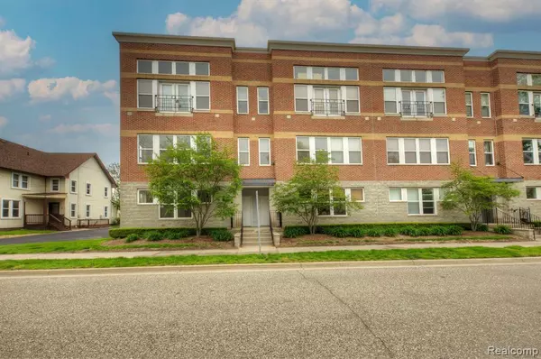 92 Clinton Street,  Mt. Clemens,  MI 48043