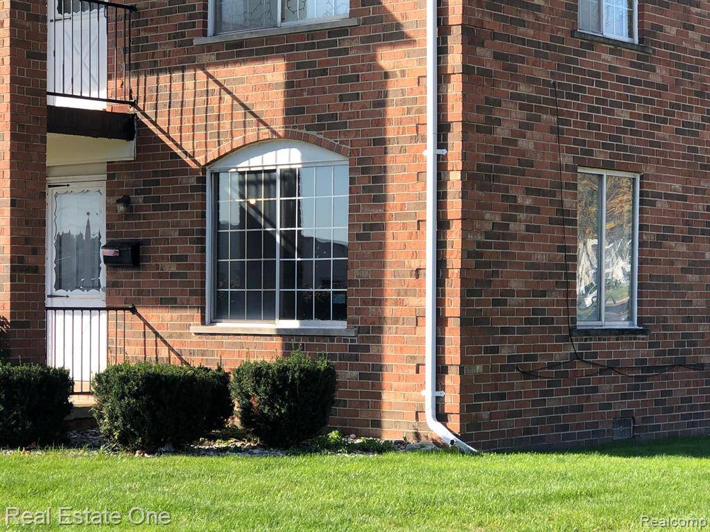 Eastpointe, MI 48021,21139 HAYES Avenue