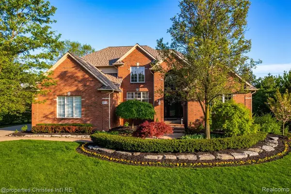 Northville Twp, MI 48168,48415 BINGHAMPTON Drive