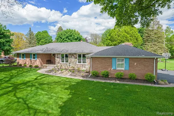1168 WOODKREST Drive,  Flint Twp,  MI 48532