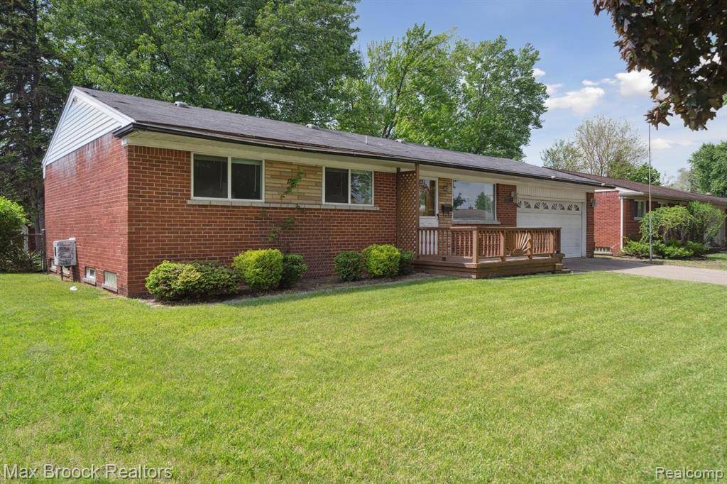 43455 FORTNER Drive,  Sterling Heights,  MI 48313