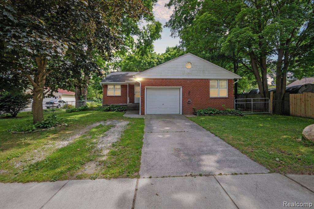 30074 CARL Street, New Haven Vlg, MI 48048
