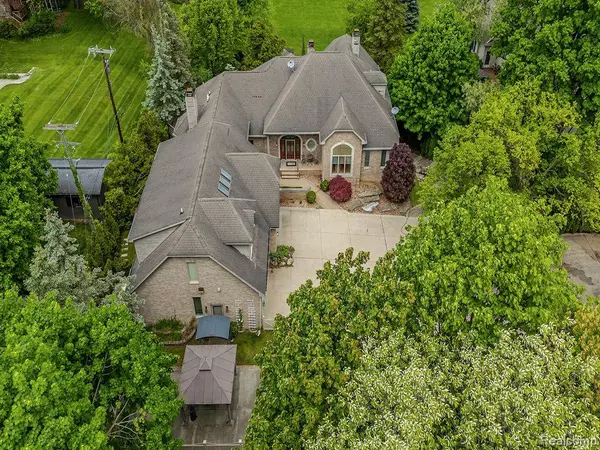 901 SPRING Drive, Northville, MI 48167