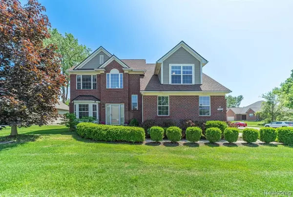 1569 GILSAM Avenue, Rochester Hills, MI 48309