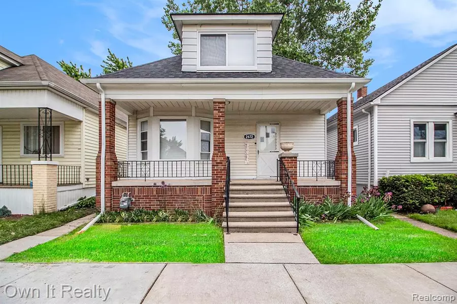 2672 ZINOW Street, Hamtramck, MI 48212