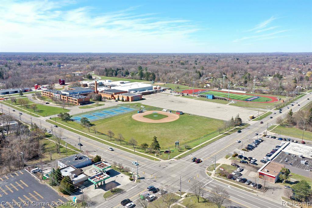 Southfield, MI 48033,25160 LAHSER Road