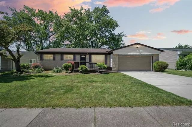 22145 PURDUE Avenue, Farmington Hills, MI 48336