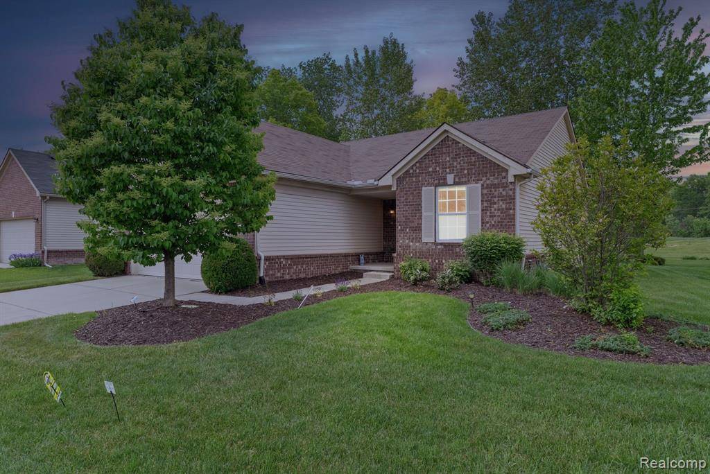 33504 BAY HILL Drive, Romulus, MI 48174