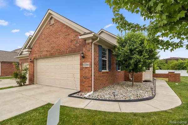 13300 SHIRE Lane,  Southgate,  MI 48195