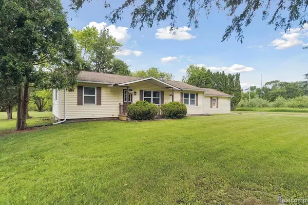 26727 N DIXBORO Road, South Lyon, MI 48178