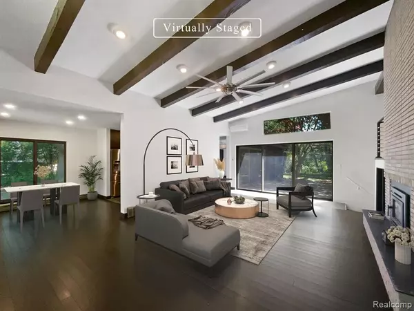 Bloomfield Twp, MI 48302,2645 HICKORY