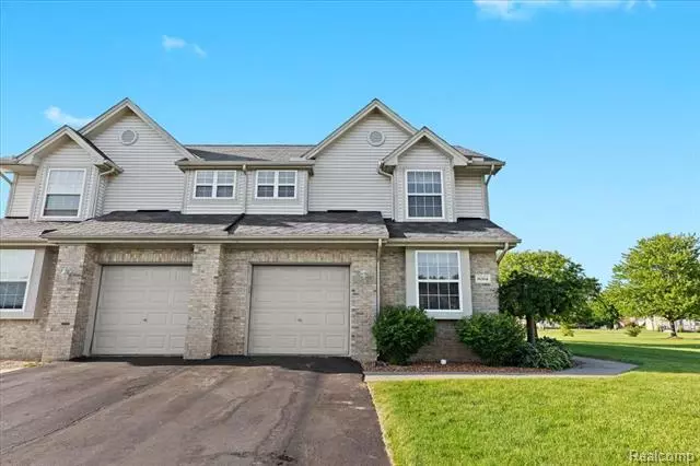 8084 PRESTONWOOD CT, Flushing, MI 48433