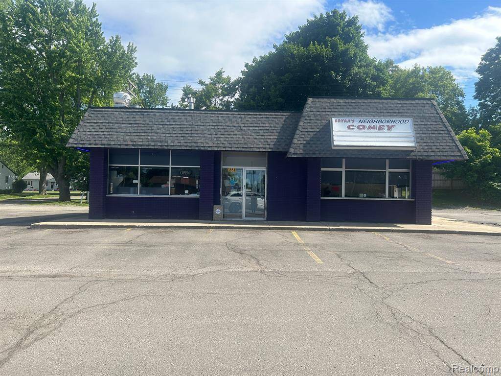 3861 ELIZABETH LAKE Road, Waterford Twp, MI 48328