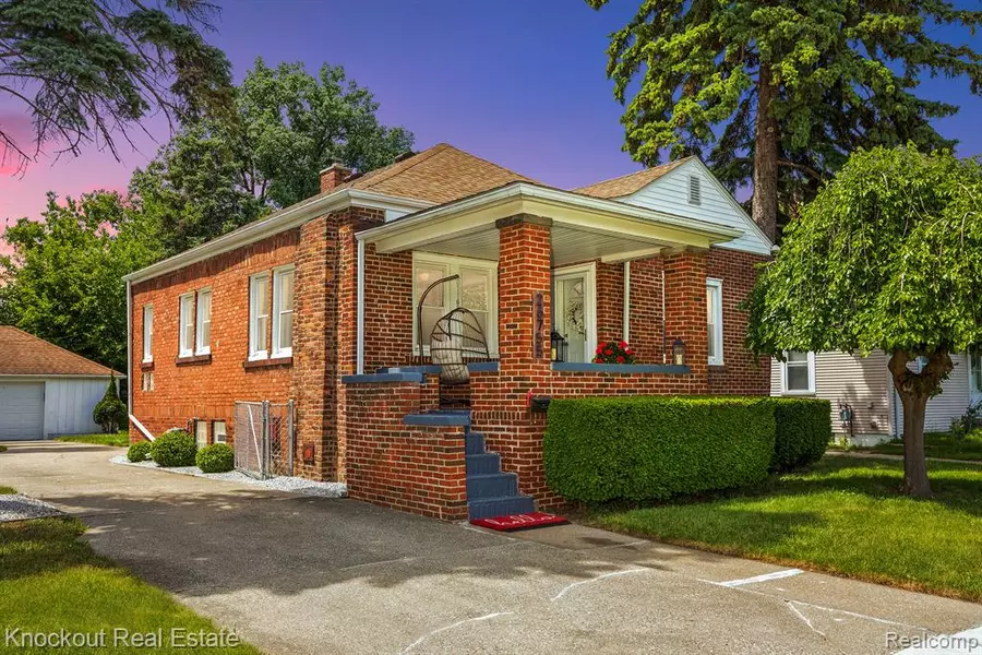 26755 PALMER Boulevard, Madison Heights, MI 48071