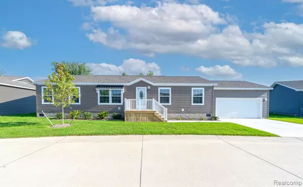 2775 NAPLES Court, Lapeer, MI 48446